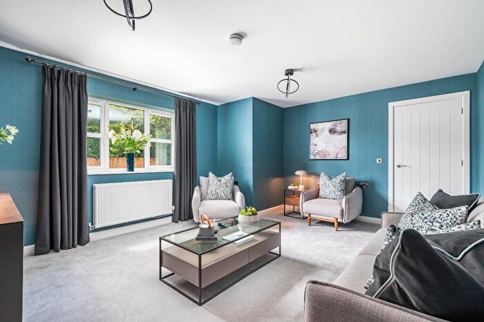 4 Bedroom Detached House For Sale In Delf Hill, Rastrick, HD6