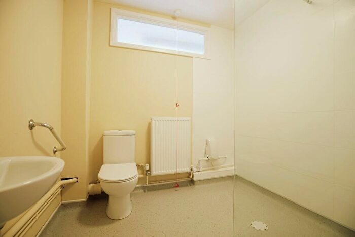 1 Bedroom Flat For Sale In Knights Lane, Tiddington, Stratford-upon-Avon, Warwickshire, CV37