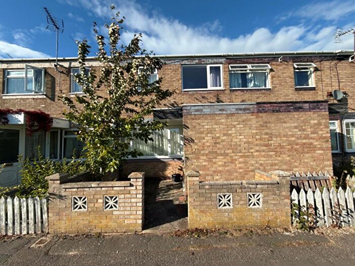 3 Bedroom Terraced House For Sale In Dolphin Drive, Houghton Regis, LU5