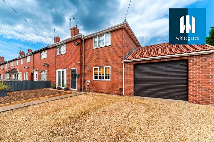 4 Bedroom End Of Terrace House For Sale In Smeaton Road, Upton, Pontefract, West Yorkshire, WF9