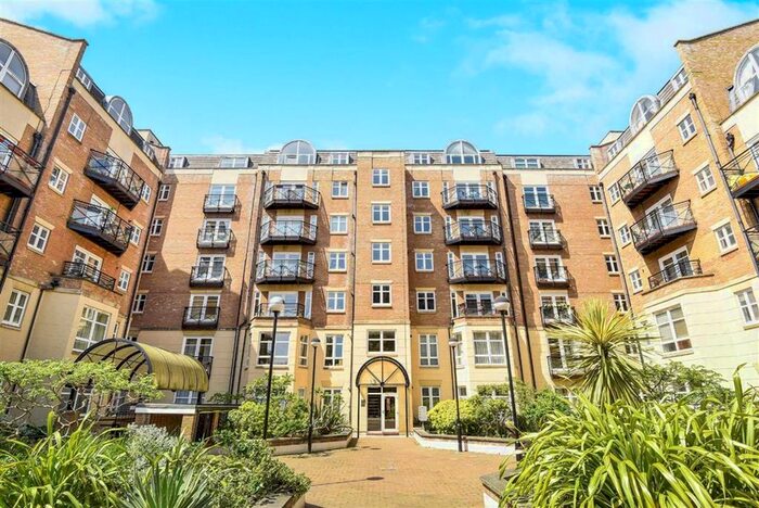4 Bedroom Flat To Rent In Swan Street, London SE1