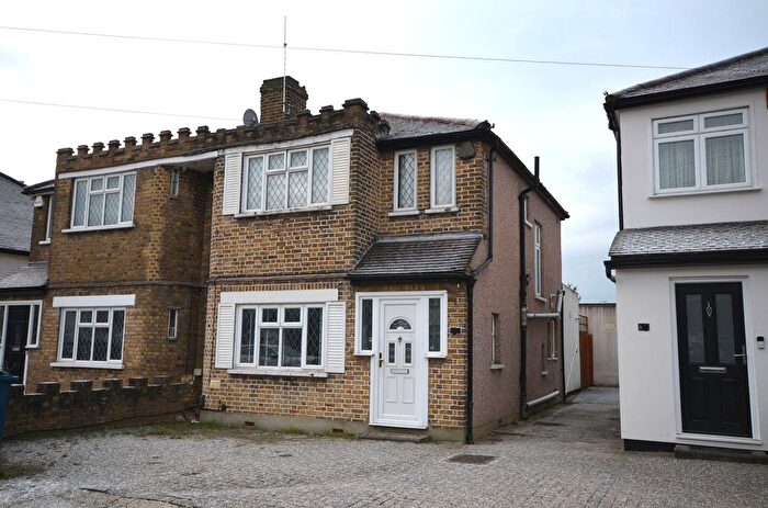 3 Bedroom Semi Detached House For Sale In Ventnor Avenue, Stanmore, HA7