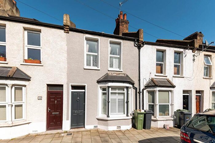 2 Bedroom House To Rent In Robson Road, West Norwood, London, SE27