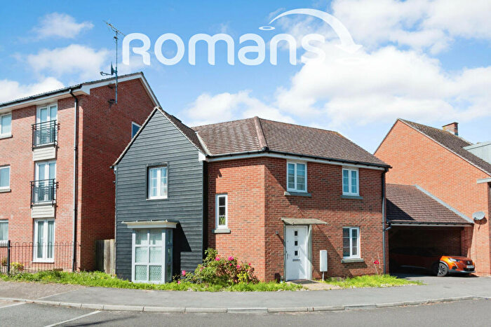 3 Bedroom Detached House To Rent In Englefield Way, RG24