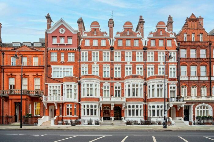 1 Bedroom Flat To Rent In Pont Street, Knightsbridge, London, SW1X