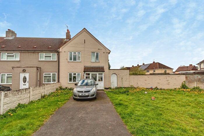 3 Bedroom End Of Terrace House For Sale In Queen Street, Moxley, Wednesbury, WS10