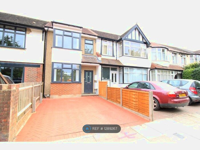 2 Bedroom Semi-Detached House To Rent In Ridge Road, Mitcham CR4