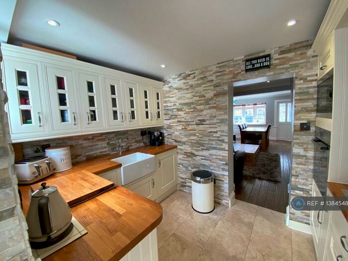 2 Bedroom Terraced House To Rent In East Road, Enfield, EN3