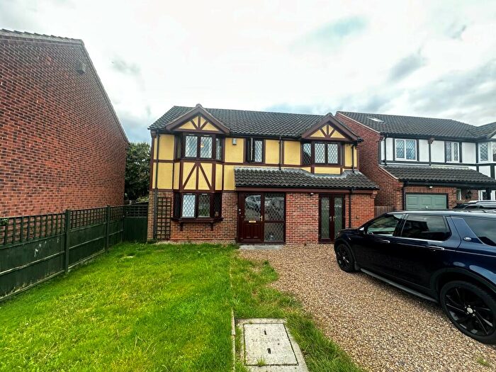 5 Bedroom House To Rent In Hawkshead Grove, Lincoln, LN2