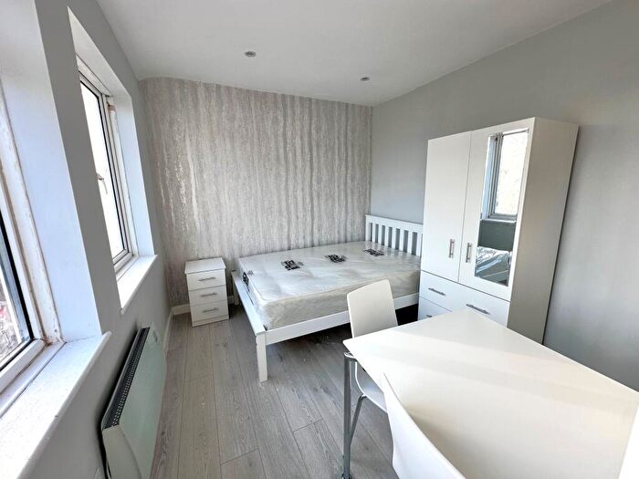 1 Bedroom Flat To Rent In Rose Hill, Oxford, OX4