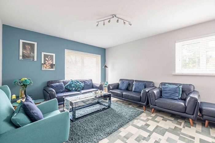 2 Bedroom Apartment For Sale In Winvale, Slough, SL1