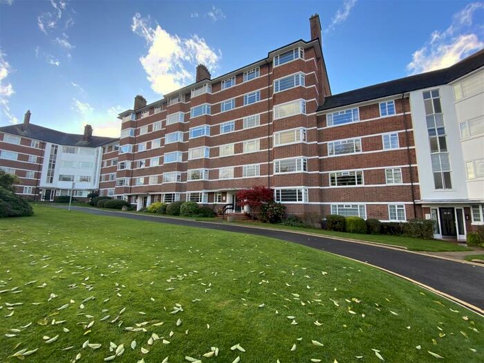 2 Bedroom Flat To Rent In Upper Richmond Road West, London, SW14