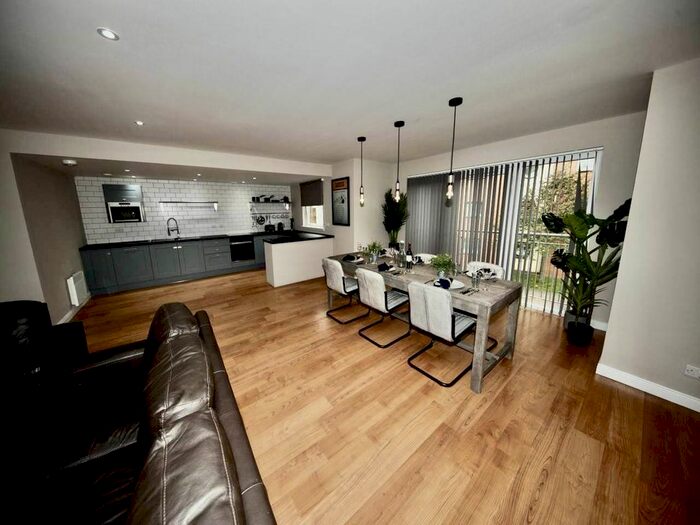 2 Bedroom Flat To Rent In South Victoria Dock Road, Dundee, DD1