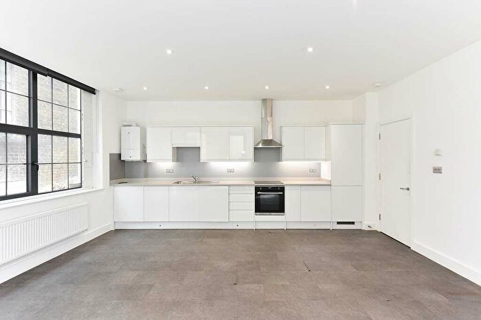 1 Bedroom Flat To Rent In Glebe Road, Flat, Hackney, E8