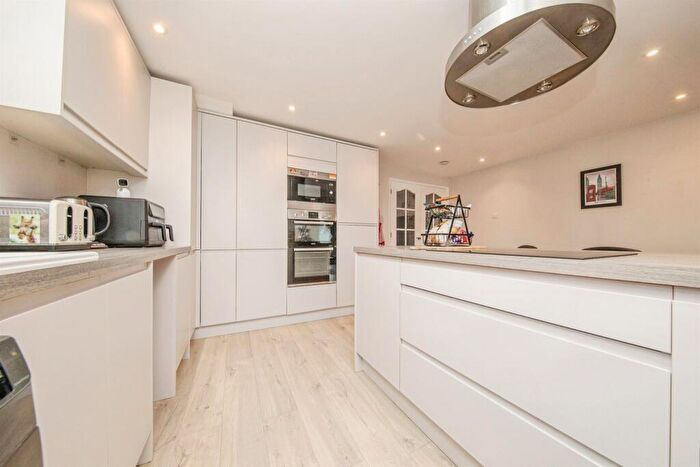 3 Bedroom Semi-Detached House For Sale In Langdale Close, Felixstowe, IP11