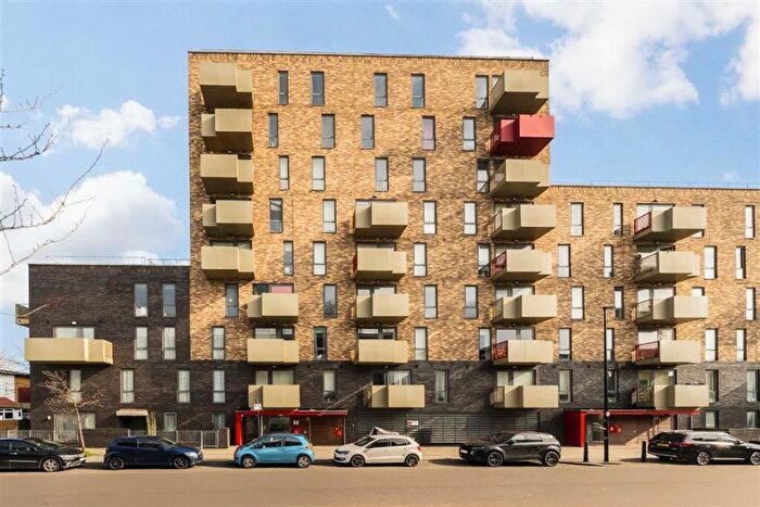 1 Bedroom Flat For Sale In White Horse Lane, Stepney Green, E1