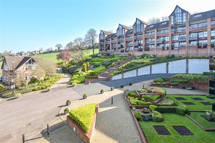 3 Bedroom Flat For Sale In Esplanade, Esplanade, Rochester, Kent, ME1