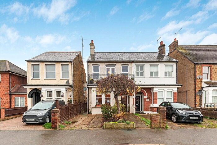 4 Bedroom Semi Detached House For Sale In Thetford Road, Ashford, TW15