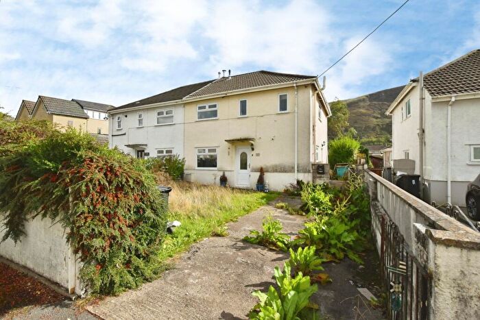 3 Bedroom Semi-Detached House For Sale In Wade Avenue, Ystalyfera, Swansea, Neath Port Talbot, SA9