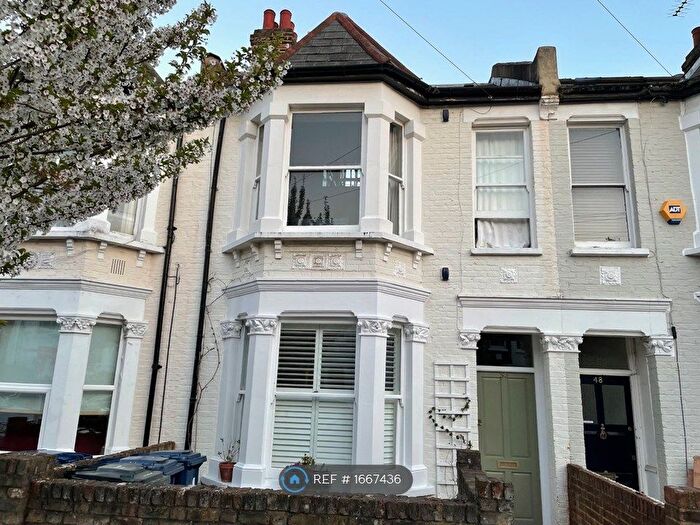 2 Bedroom Flat To Rent In Chiswick, London, W4
