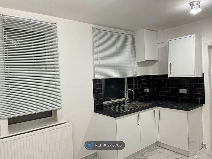 3 Bedroom Semi-Detached House To Rent In Southey Green Road, Sheffield, S5