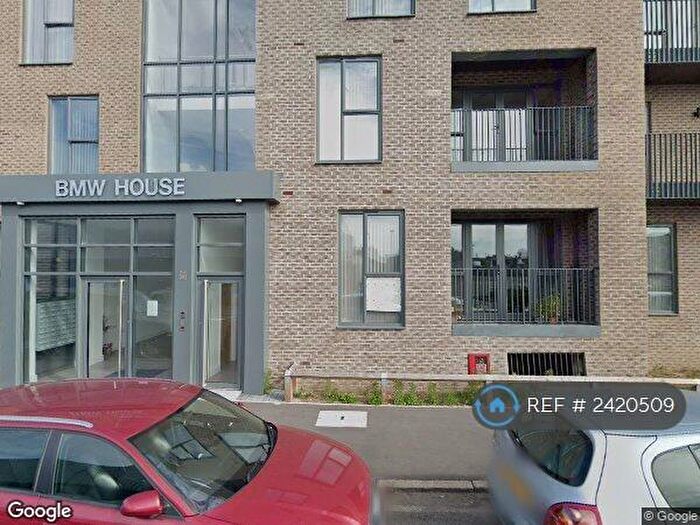 2 Bedroom Flat To Rent In B M W House, Slough, SL2