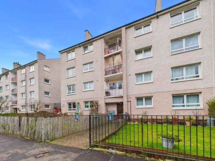 2 Bedroom Flat To Rent In Raithburn Avenue, Glasgow, G45