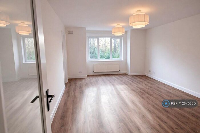 2 Bedroom Flat To Rent In Waterfield Close, Belvedere, DA17