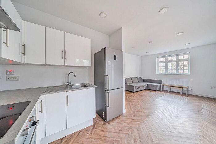 2 Bedroom Flat To Rent In Langdale Avenue, Mitcham, CR4