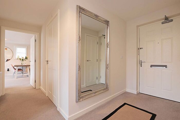 2 Bedroom Flat For Sale In Cowgill Gardens, Liberton, Edinburgh, EH16