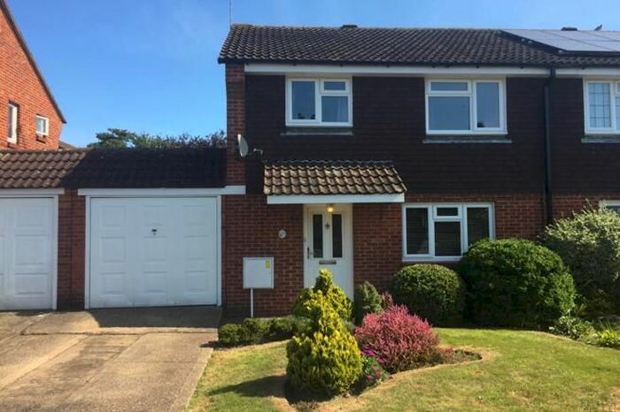 3 Bedroom Semi-Detached House To Rent In Blinco Lane, George Green, SL3