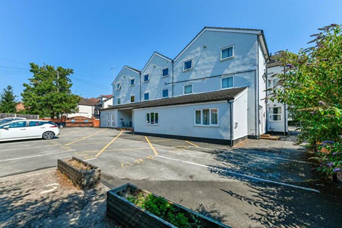 2 Bedroom Apartment For Sale In Radcliffe Road, West Bridgford, Nottingham, NG2