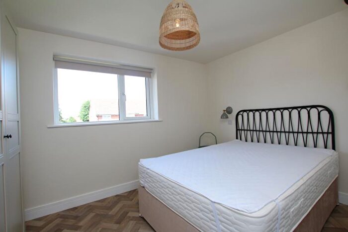 1 Bedroom Semi-Detached House To Rent In Oldbury Court Road - Fishponds, BS16
