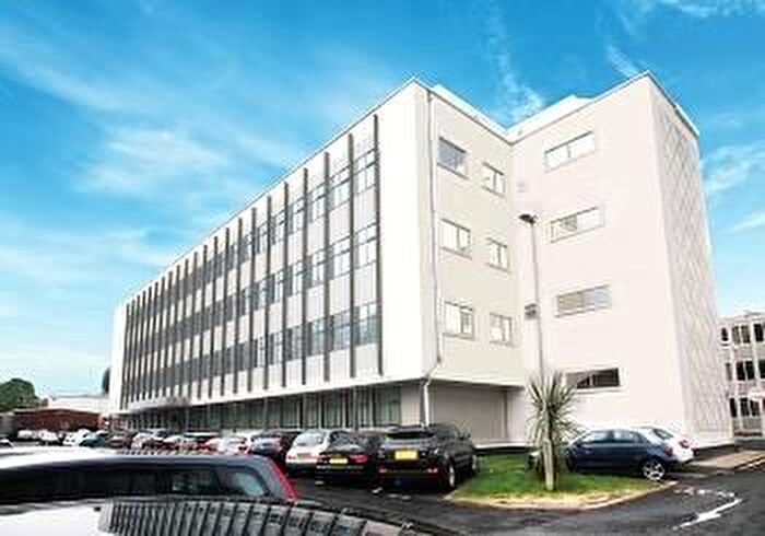 1 Bedroom Flat To Rent In High Street, Kingswinford, DY6