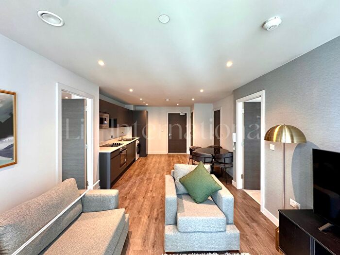 2 Bedroom Flat For Sale In Greengate, Salford, M3