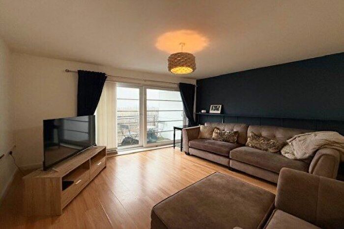 2 Bedroom Flat To Rent In Hall Street, St. Helens, WA10