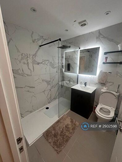3 Bedroom Detached House To Rent In Cameron Court, London, E12