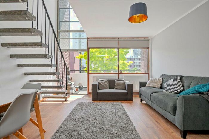 3 Bedroom Apartment To Rent In Hatfield House, Golden Lane Estate, Old Street, London, EC1Y
