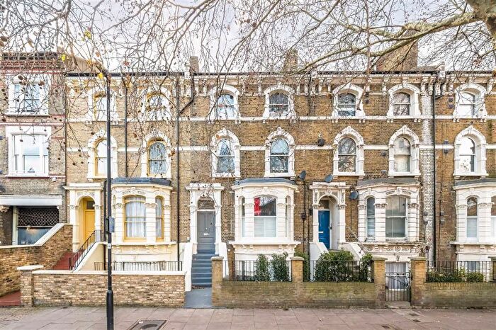 2 Bedroom Maisonette For Sale In Stockwell Road, Brixton, SW9