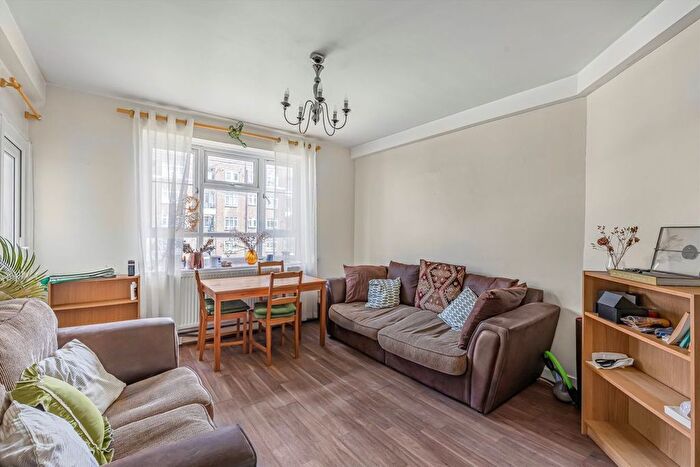 2 Bedroom Flat To Rent In White City Estate, Shepherds Bush, W12