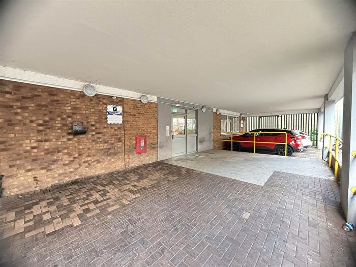 1 Bedroom Flat To Rent In Lombard Street, West Bromwich, B70