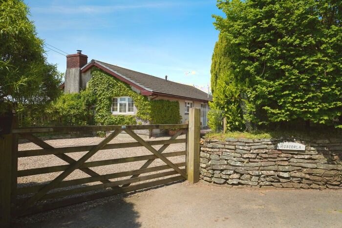 3 Bedroom Bungalow For Sale In Bodiniel Road, Bodmin, Cornwall, PL31