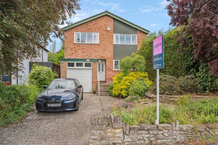 4 Bedroom Detached House For Sale In Fieldway, Chalfont St Peter, SL9