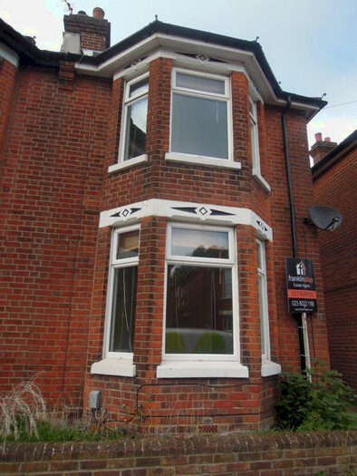3 Bedroom Semi-Detached House To Rent In Harold Road, Shirley, SO15
