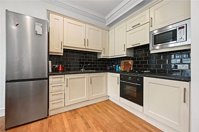1 Bedroom Flat To Rent In Westbourne Grove, London, W11