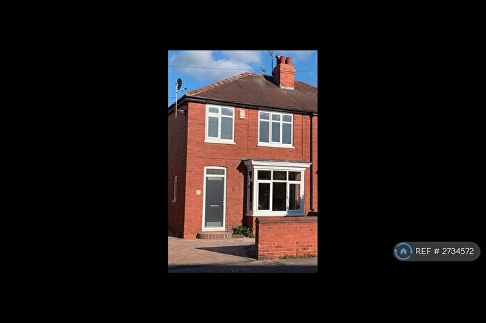 3 Bedroom Semi-Detached House To Rent In Grovehill Road, Doncaster, DN2