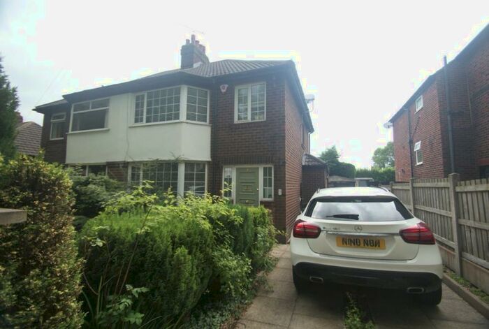 3 Bedroom Semi-Detached House To Rent In Sunnyridge Avenue, Pudsey, LS28