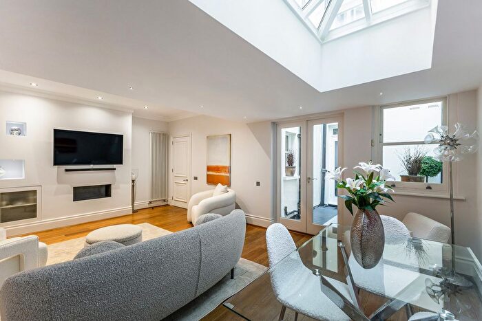 2 Bedroom Flat For Sale In Stanhope Gardens, London, SW7