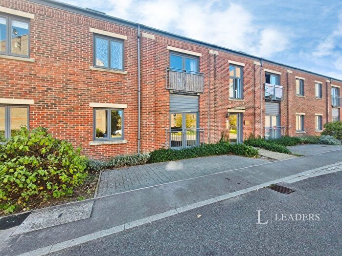 2 Bedroom Flat To Rent In Searle Drive, Gosport, PO12