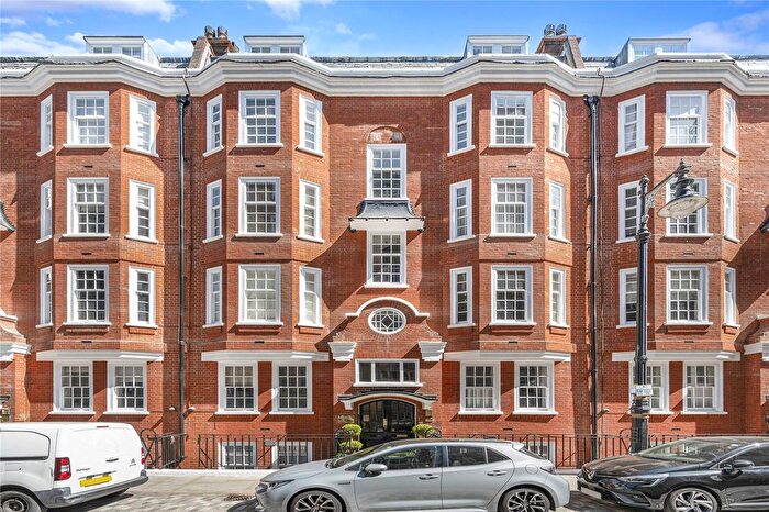 1 Bedroom Flat For Sale In Garrick House, Carrington Street, W1J